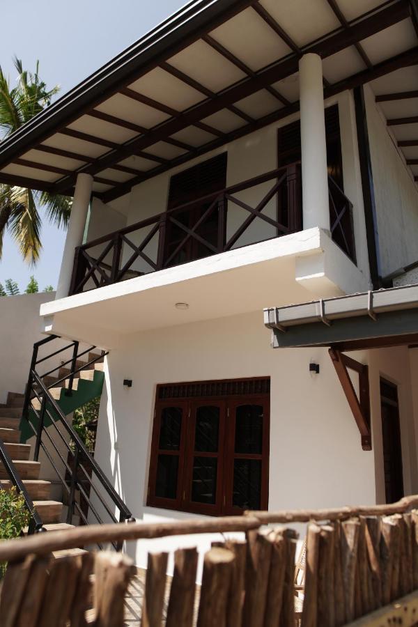 Surf Nest Hiriketiya Hotel Dickwella Exterior photo